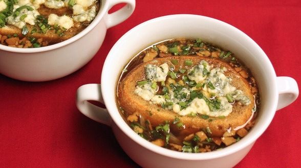 Bacon, Beer and Worcestershire Onion Soup with Blue-tons