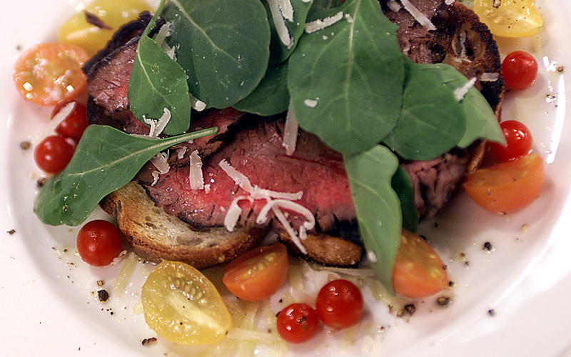Balsamic-Grilled Flank SteakWith Arugula and Cherry Tomatoes