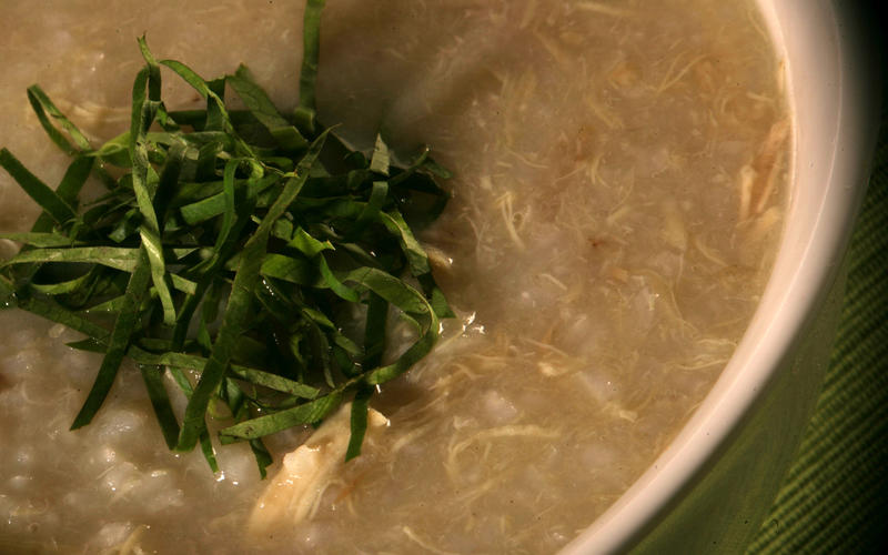 Chao xa ga (rice porridge with chicken and lemon grass)