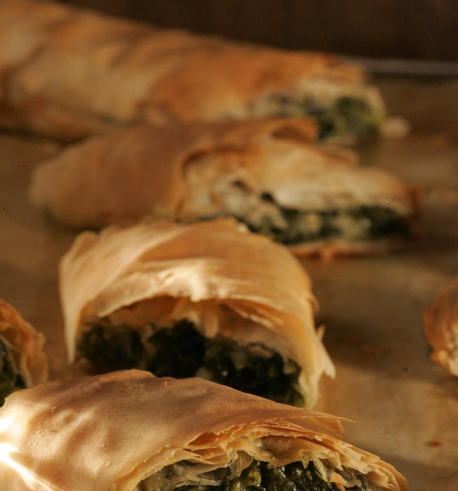 Cheese-and-spinach phyllo rolls