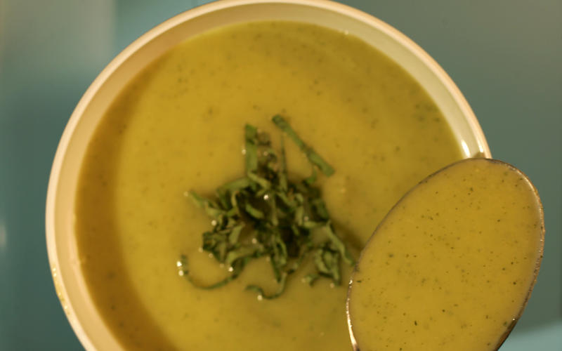 Chilled zucchini soup