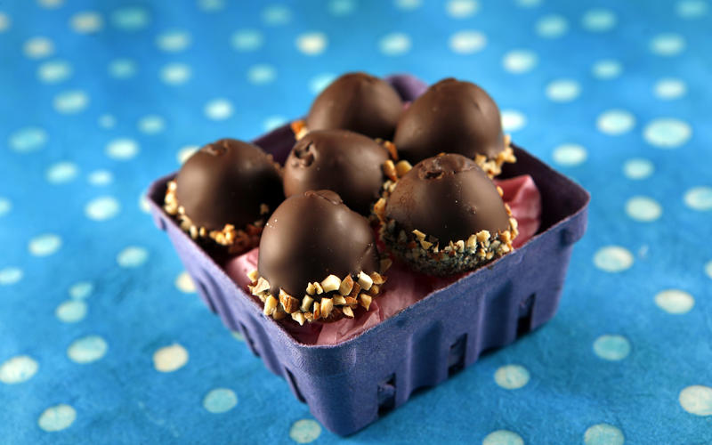 Chocolate-dipped almond eggs