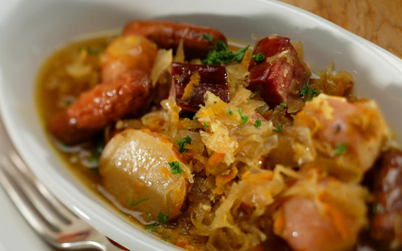 Choucroute with turkey sausages