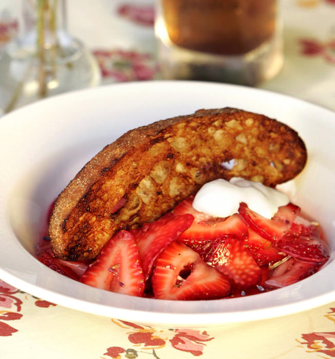 Cinnamon toast with lavender strawberries