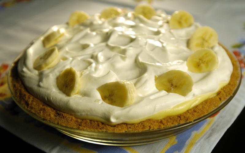Clementine's banana cream pie