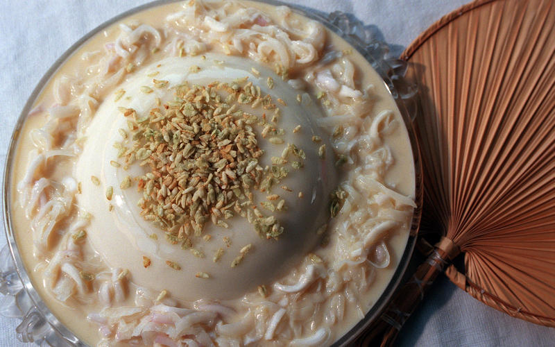Coconut Curd With Toasted Rice (Reyna Blanca)