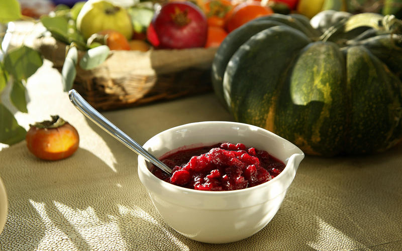 Cranberry sauce with apple flavors