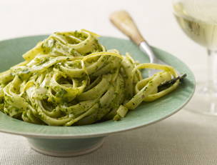 Creamy Parsley and Pistachio Fettuccine