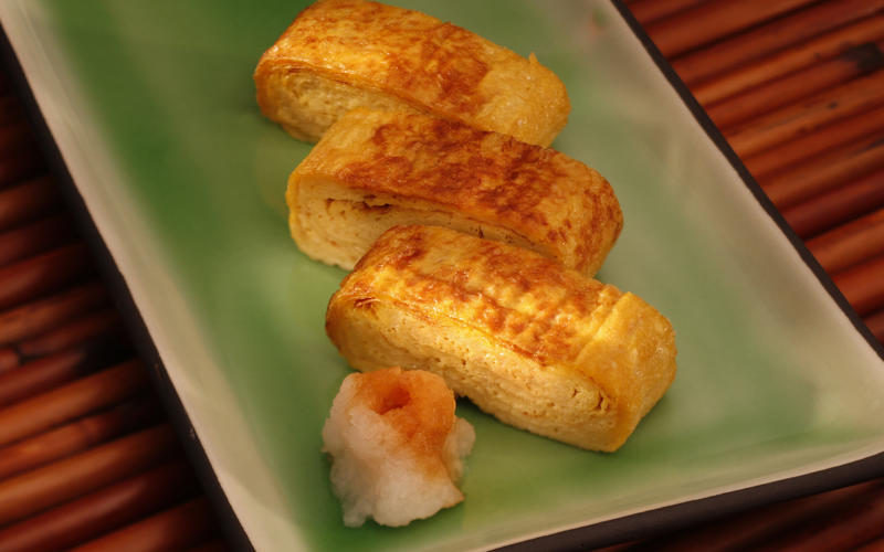 Dashi-maki tamago (home-style Japanese omelet)
