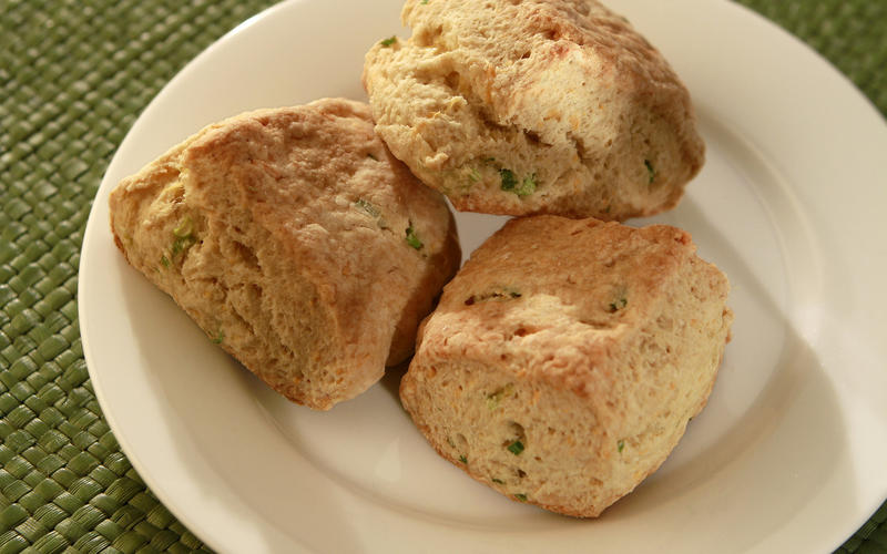 Durty Nelly's cheddar green onion biscuits