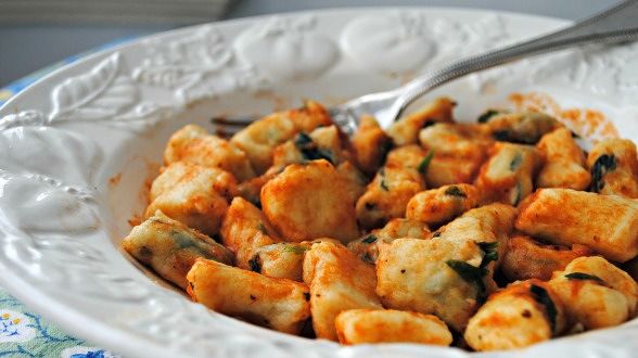 Gnocchi or Spinach Gnocchi with Pomodoro Sauce