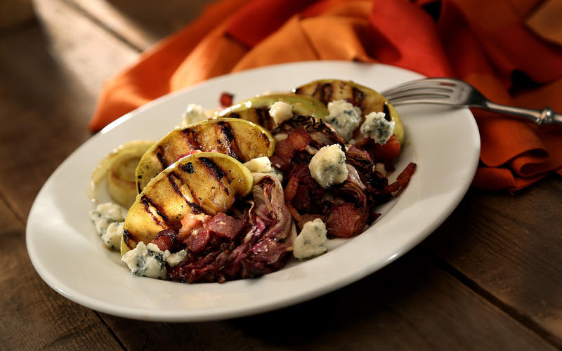 Grilled apple salad with blue cheese and maple vinaigrette