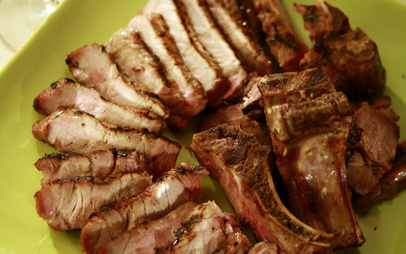 Grilled pork chops with sweet lemon grass marinade