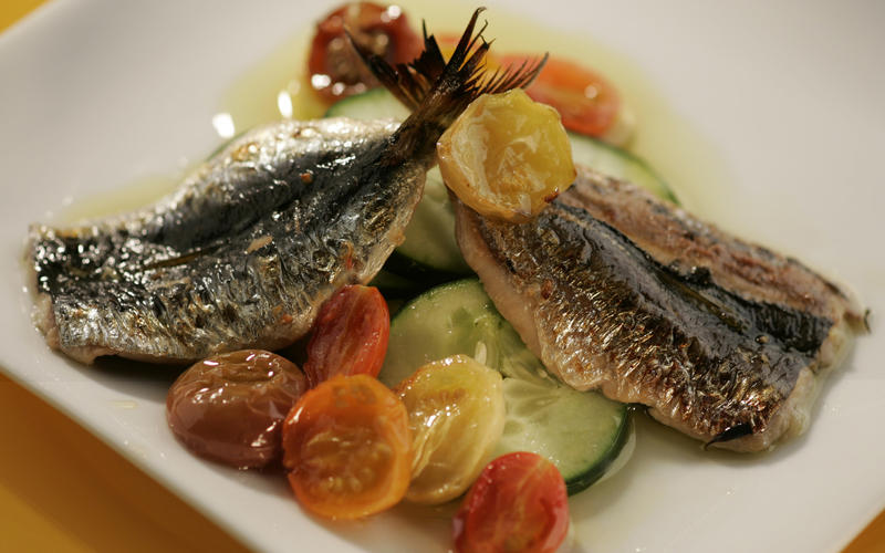 Grilled sardines with confited tomatoes