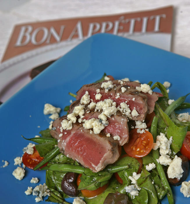 Grilled steak salad with green beans and blue cheese