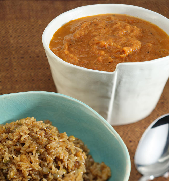 Kushary (rice, lentils and pasta with tomatoes)
