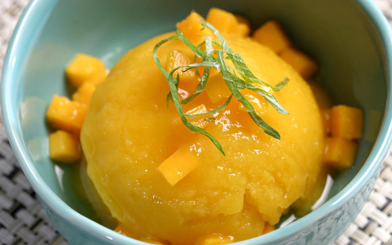 Mango sherbet with Sauternes