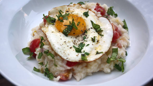 Milanese Risotto with Bacon, Leeks and Tomatoes and Eggs
