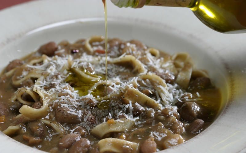 Minestra di fagioli e maltagliate (bean soup with pasta)
