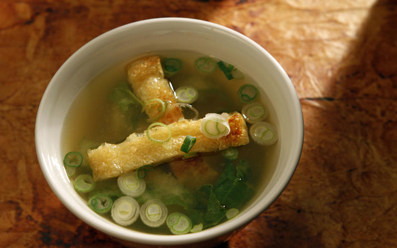 Miso soup with crispy age tofu, nappa cabbage and green onions