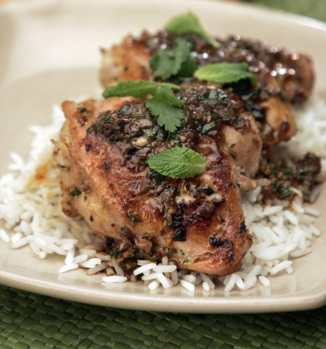 Pan-fried spicy chicken with mint and ginger (Ga chien)