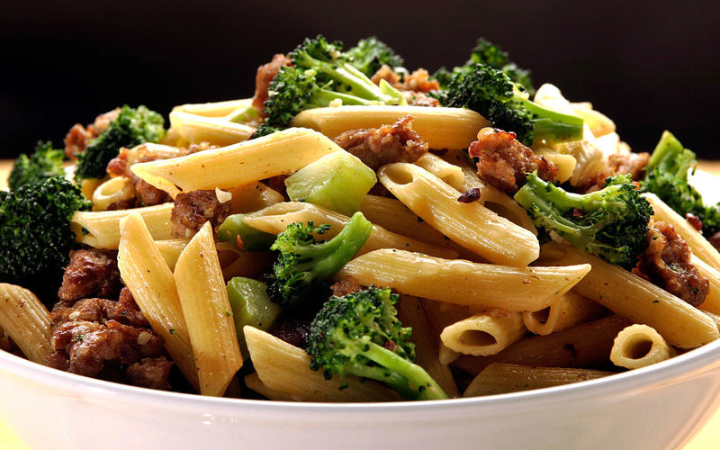 Pasta with Italian sausage and broccoli