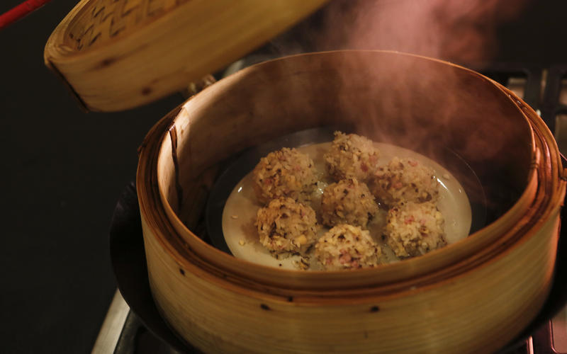 Pearly meatballs (zhen zhu rou wan)