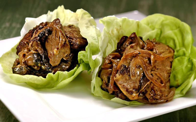 Philly cheesesteak lettuce cups