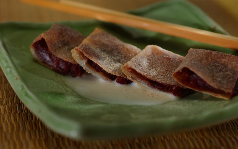 Red bean pancake with coconut sauce