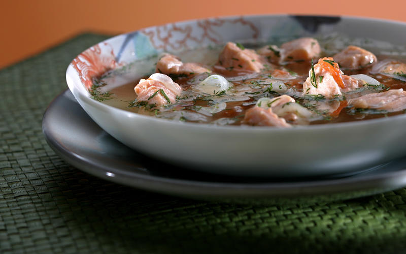 Salmon with tomato, dill and garlic soup (canh rieu ca)