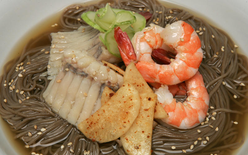 Seafood naeng myun