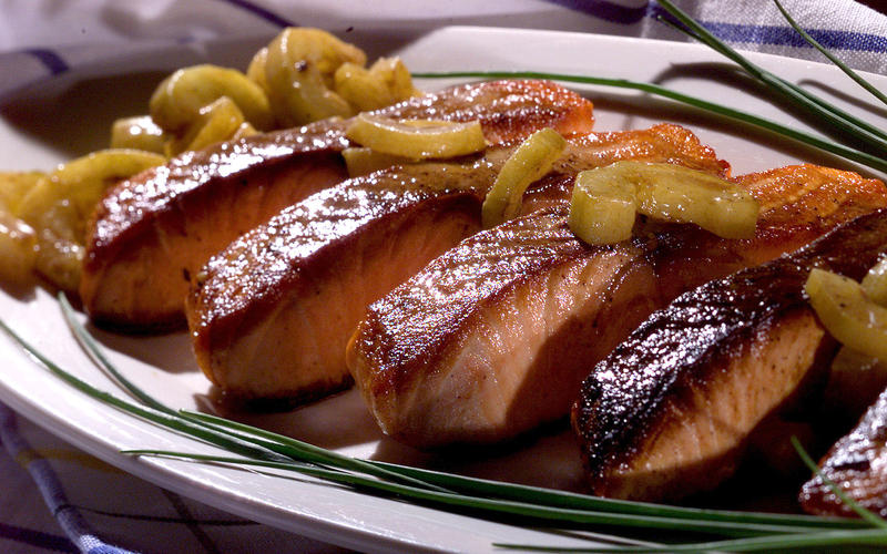 Seared salmon with cucumbers and brown butter