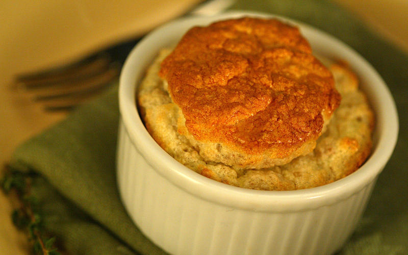 Souffle of goat cheese and walnuts