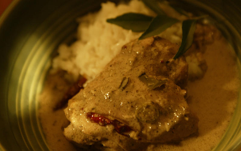 South Indian-style chicken with curry leaves and black peppercorns (dakshin murgh)