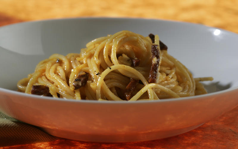 Spaghetti carbonara translated into Spanish