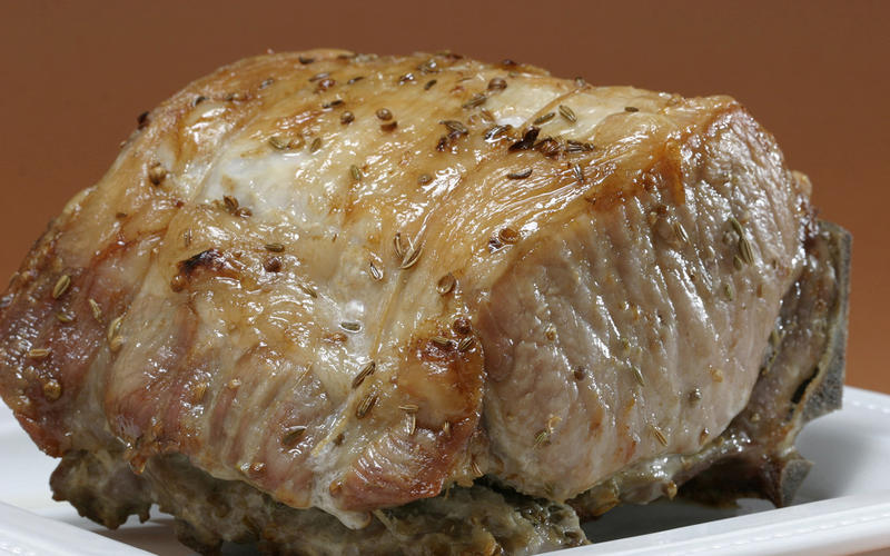 Standing rib roast of pork