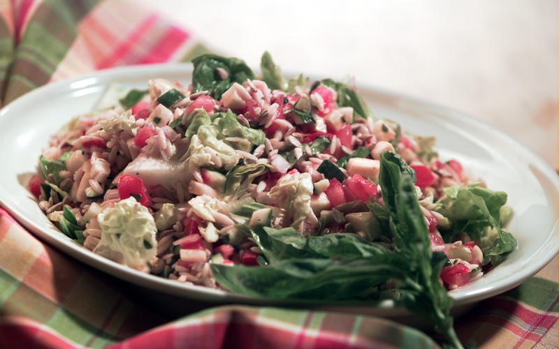 Summer vegetable salad with orzo
