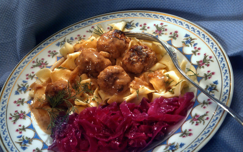 Swedish meatballs With gravy and lingonberry preserves