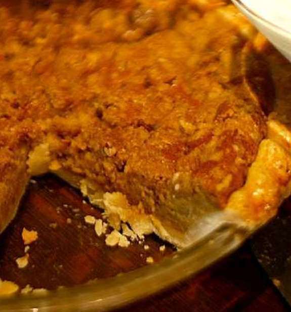 Sweet potato pie with pecan streusel