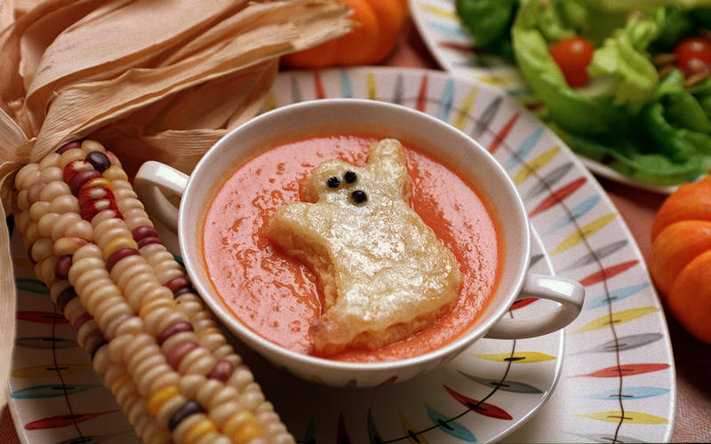 Tomato Soup With Ghost Toasts