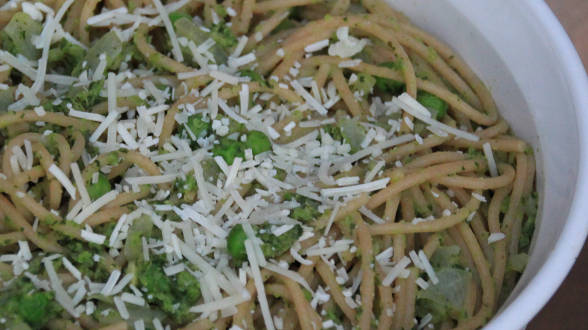 Whole Wheat Linguine or Spaghetti with Peas and Herbs