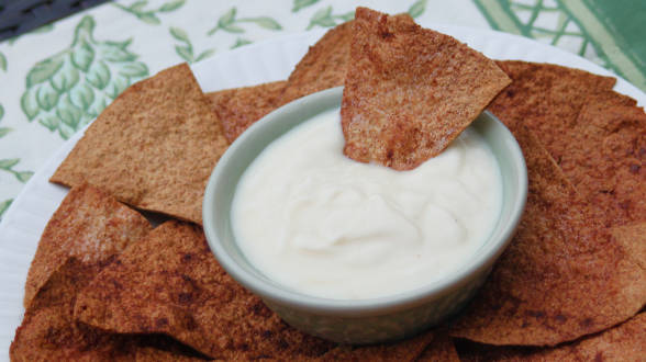 Whole Wheat Sweet Cinnamon Chips with Creamy Honey Dip
