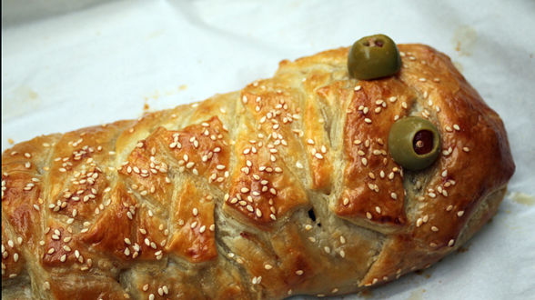 Yummy Mummy: Homemade Sausage Wrapped in Puff Pastry