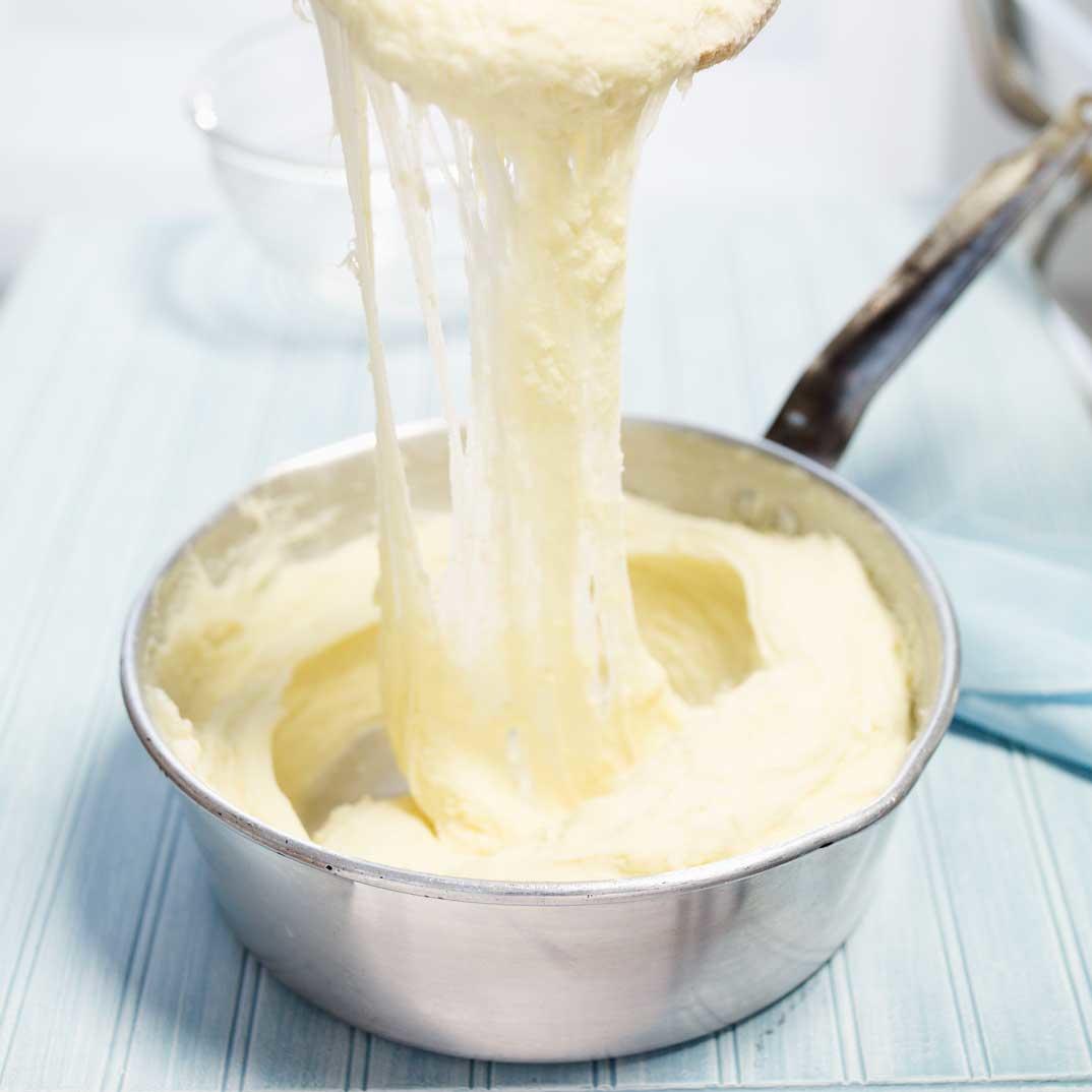 Aligot with Fresh Cheddar Cheese (Potato and Cheese Purée)