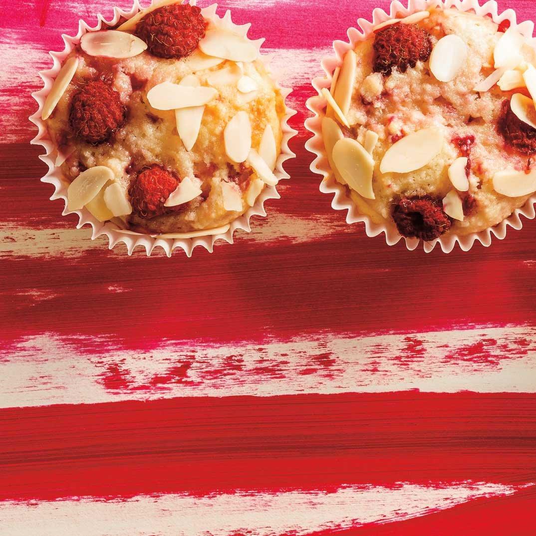 Almond and Raspberry Small Cakes