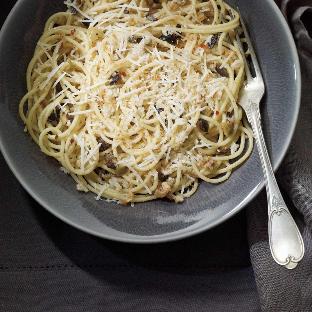Anchovy, Olive and Toasted Bread Spaghetti (Pangrattato)