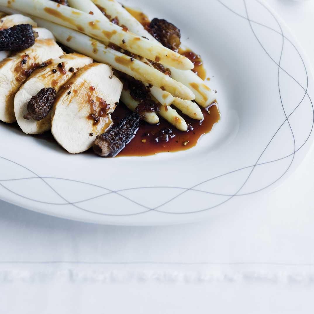 Chicken with Morels and White Asparagus 