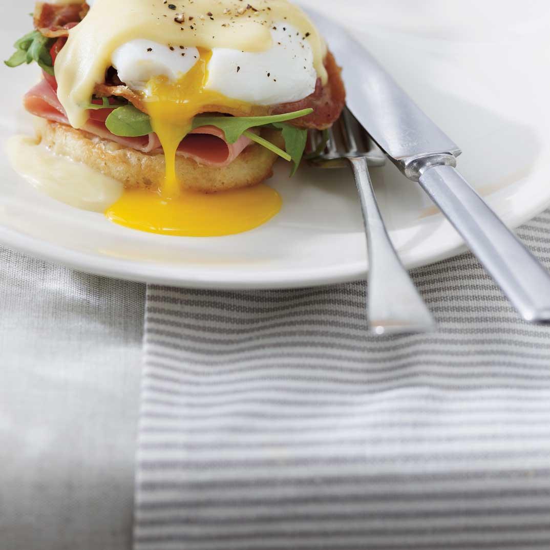 Eggs Benedict with Pancetta and Cheese Sauce