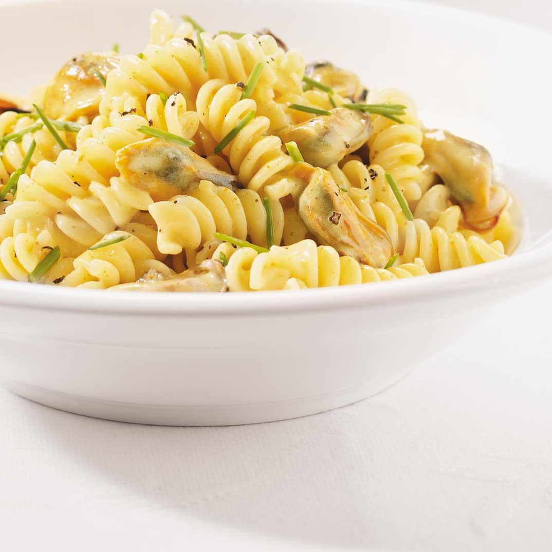 Fusilli with Mussel and Curry Sauce 