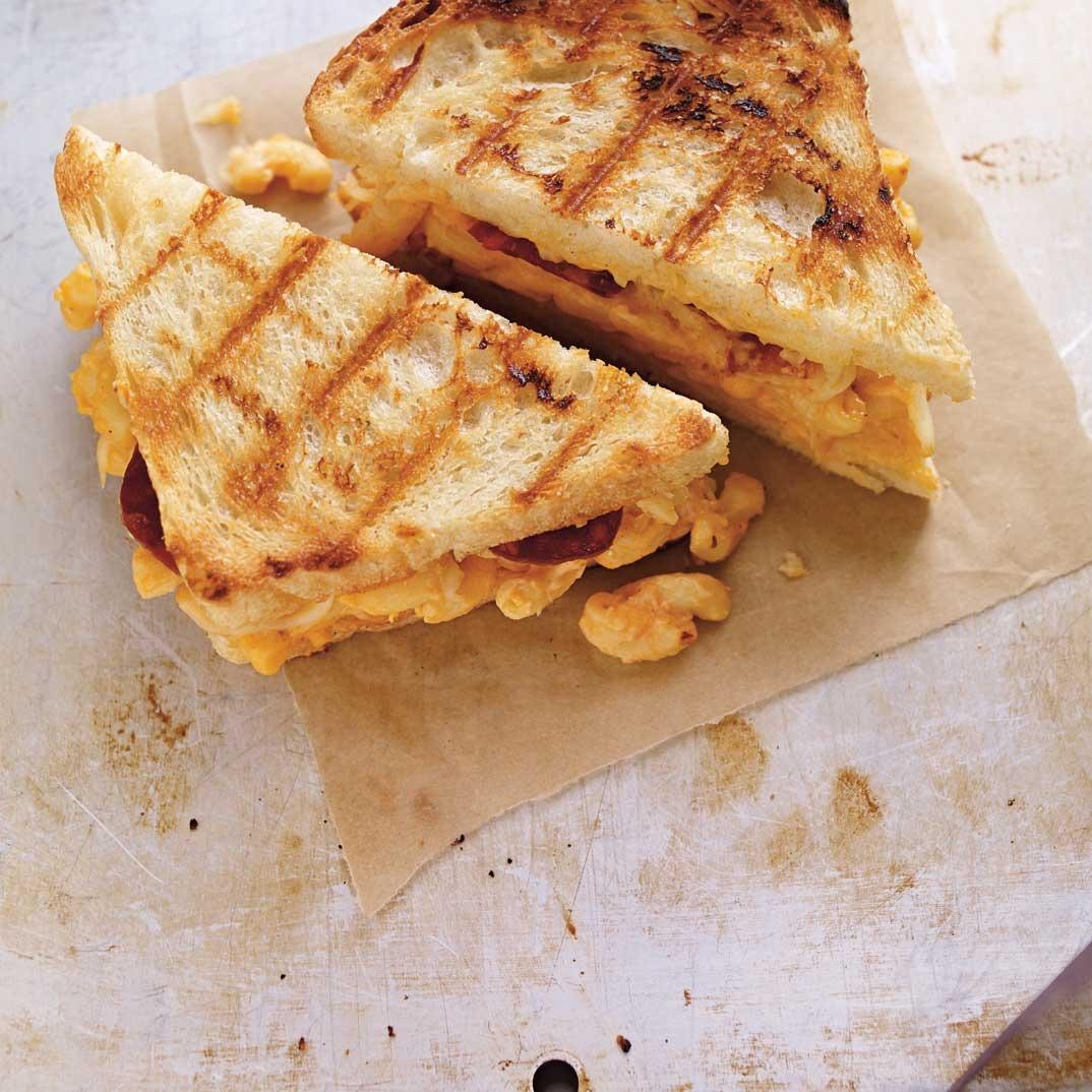 Mac&Cheese Grilled Cheese